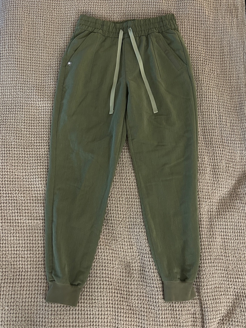 FIGS Heather Olive Joggers & Sand Underscrub Set - Picture 3 of 11